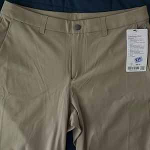 Commission short relaxed size 33 khaki color